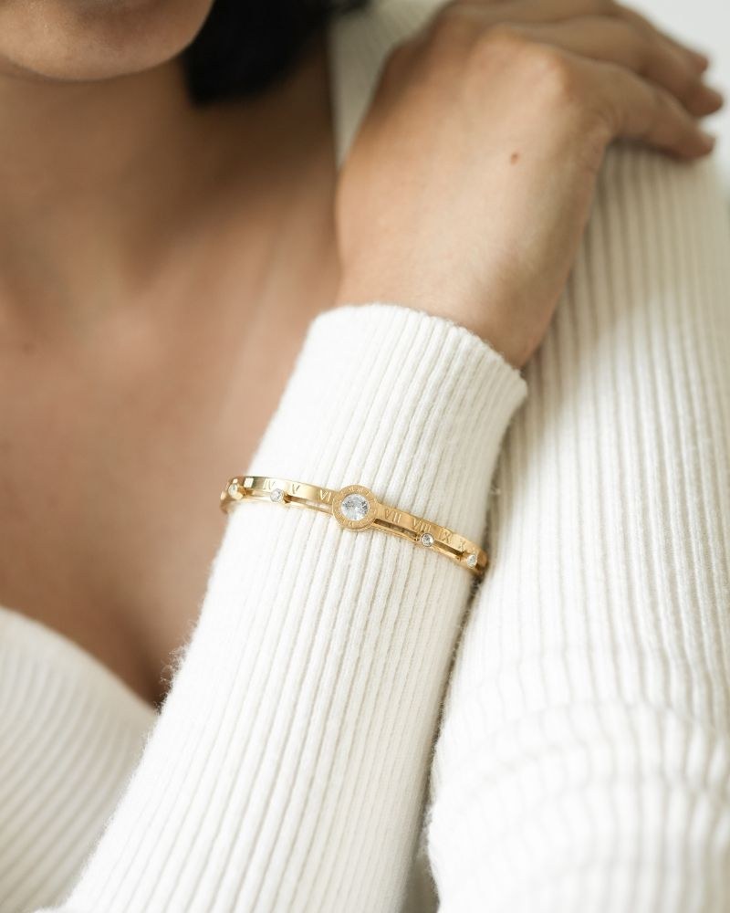 Paired jewellery worn: bangles ashley
