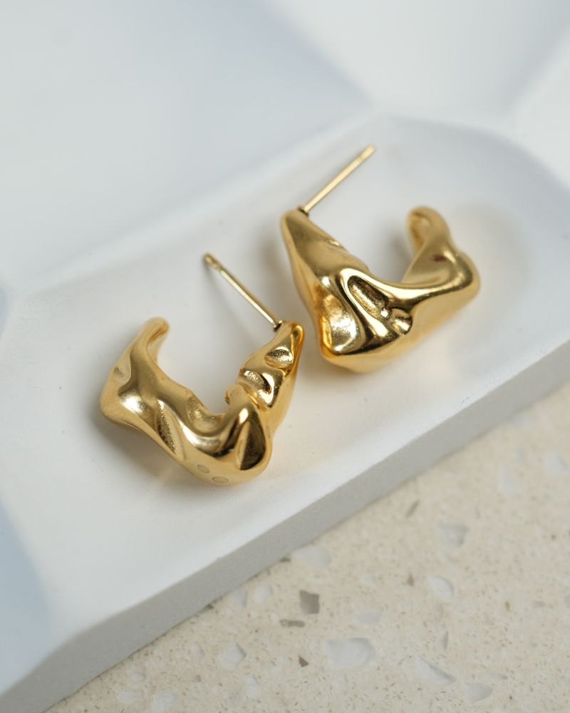 Elara Hoops