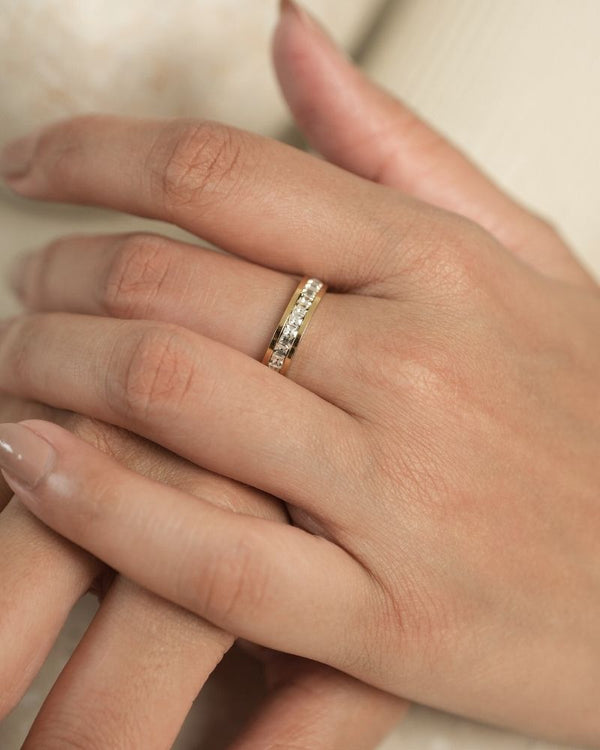 Lia Eternity Ring