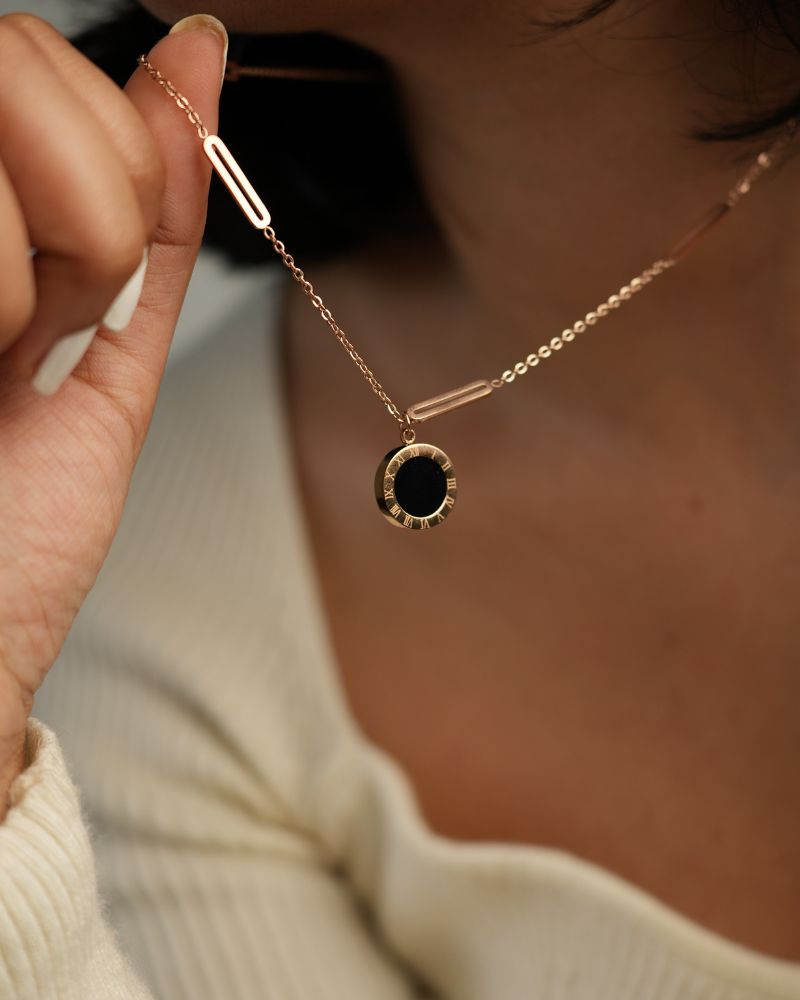 Layla Medallion Necklace