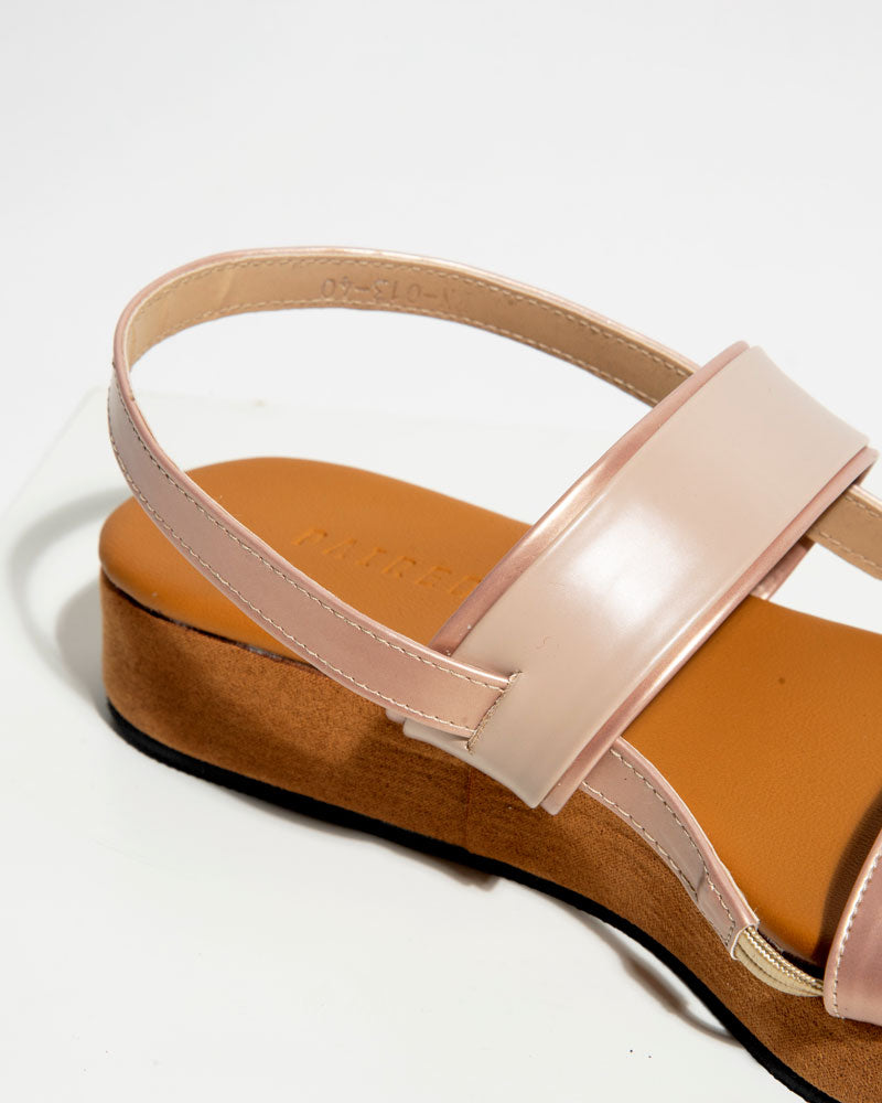 Claudia Wedges