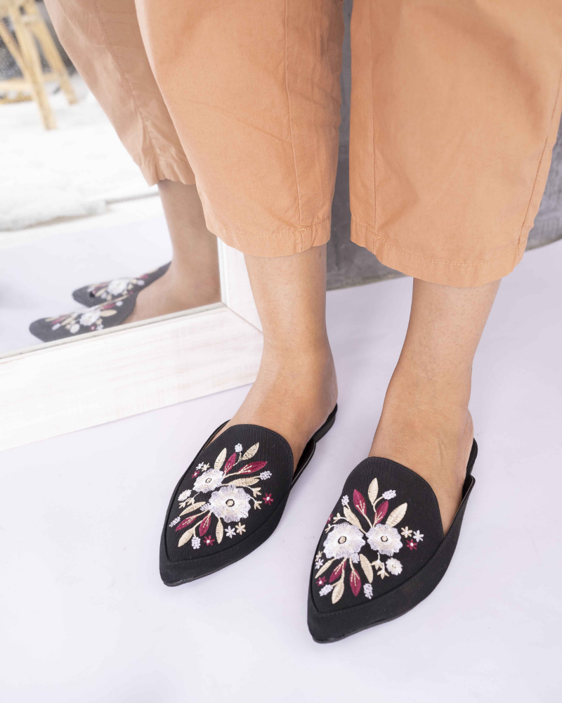 Pointed Toe Mule Flats