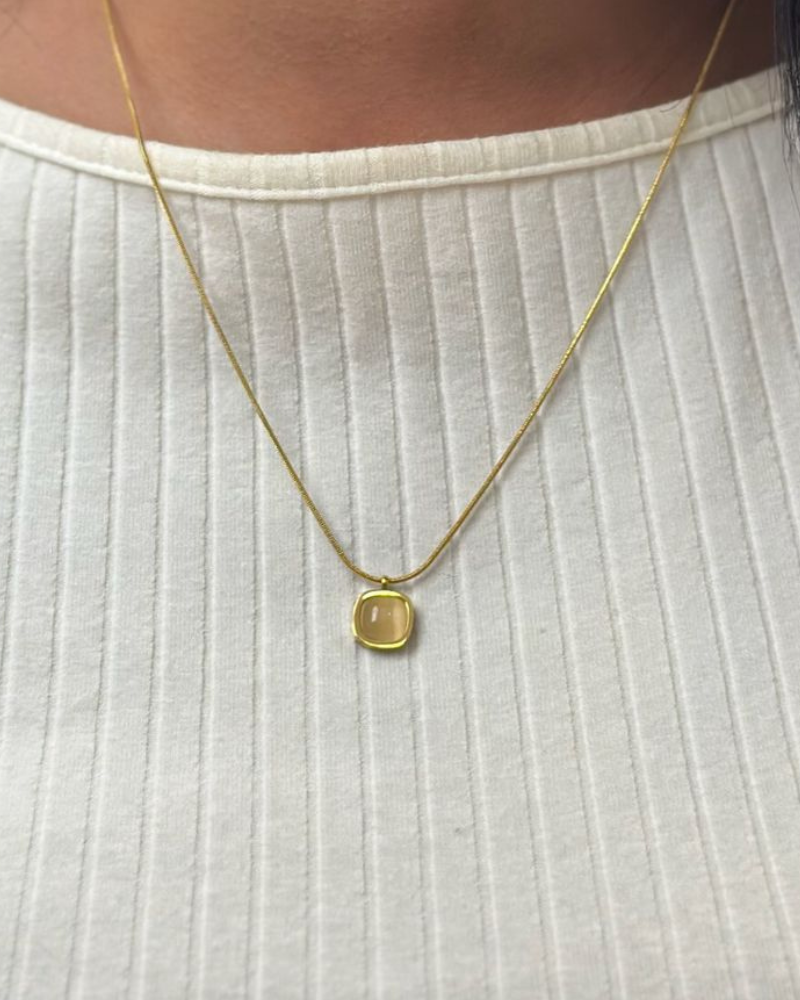 Ovela Pearl Chain